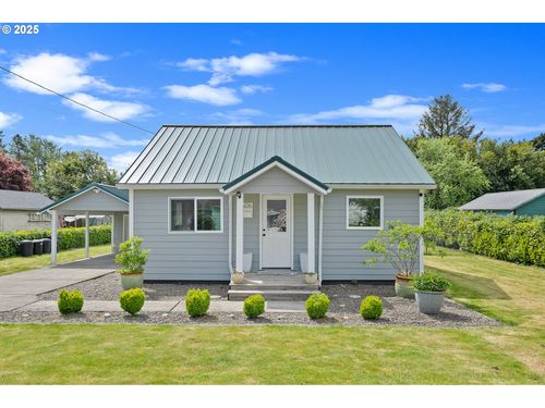 606 Williams Ave, Tillamook, OR, 97141-2752 | Card Image