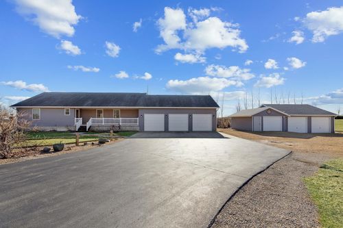 2849 262nd St, De Witt, IA, 52742-9429 | Card Image