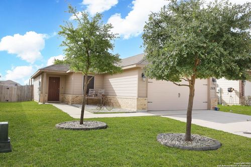 13131 Heathers Mist, Saint Hedwig, TX, 78152-4415 | Card Image