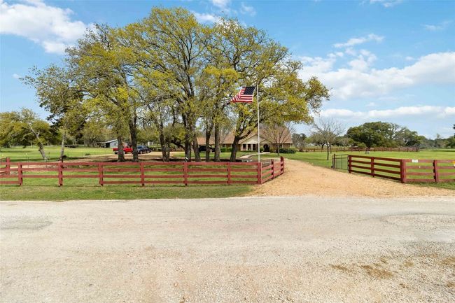 275 Saegert Rd, House other with 4 bedrooms, 2 bathrooms and 4 parking in Paige TX | Image 31