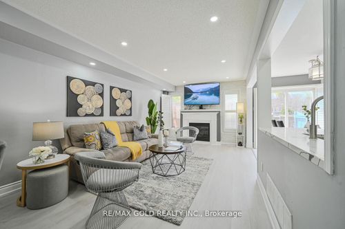 4 Bamboo Grove, Brampton, ON, L6R0L9 | Card Image