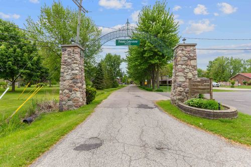 48816 Point Lakeview Dr, Chesterfield, MI, 48047-3417 | Card Image
