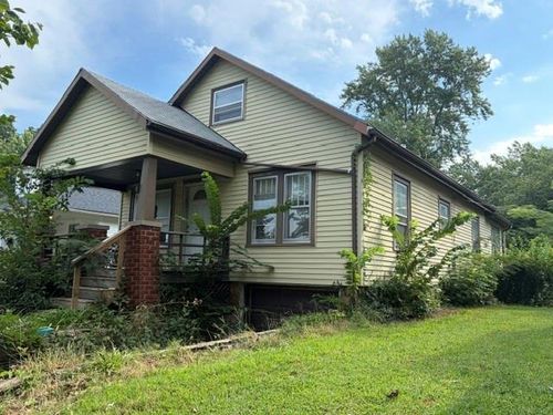 1443 Central St, Leavenworth, KS, 66048-3129 | Card Image