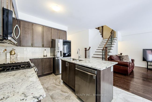 2 Hough Lane, House attached with 3 bedrooms, 3 bathrooms and 1 parking in Ajax ON | Image 19