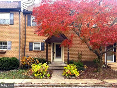 120 Eaton Dr, Wayne, PA, 19087-3806 | Card Image