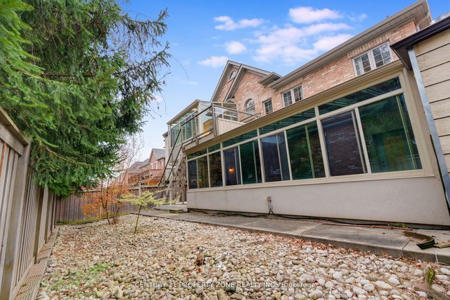 9 Haywood Dr, House other with 6 bedrooms, 5 bathrooms and 4 parking in Brampton ON | Image 44