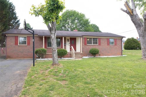 100 Woodward Ave, Morganton, NC, 28655-4041 | Card Image