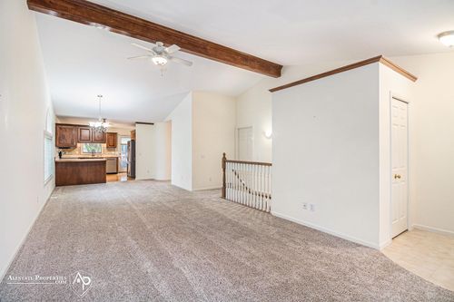 6063 Steeplechase Dr, Grand Blanc, MI, 48439-8669 | Card Image
