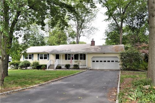 4 Oriole Dr, Norwalk, CT, 06851-5609 | Card Image