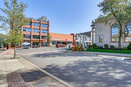 31 Park Ave, Suffern, NY, 10901-5523 | Card Image