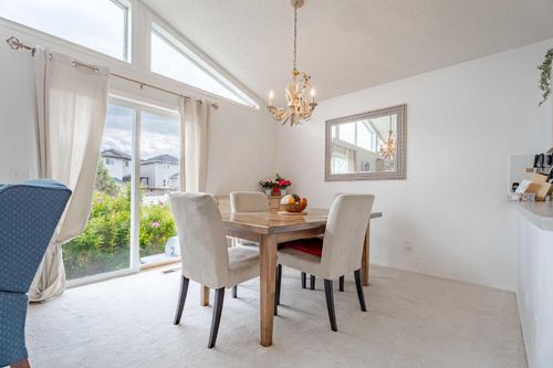 41 Everridge Crt Sw, Calgary, AB, T2Y4T1 | Card Image