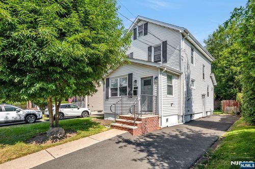 11 Holland Ave, Demarest, NJ, 07627-2607 | Card Image