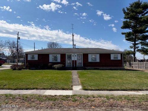 109 -111 Wall St, Tiffin, OH, 44883-2147 | Card Image