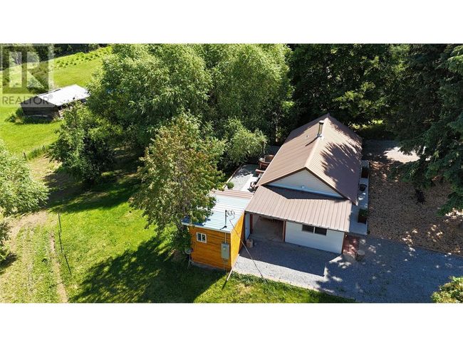 4152 51 St, House other with 2 bedrooms, 2 bathrooms and 10 parking in Canyon BC | Image 11