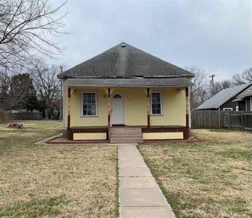 319 E 10th St, Newton, KS, 67114-1808 | Card Image
