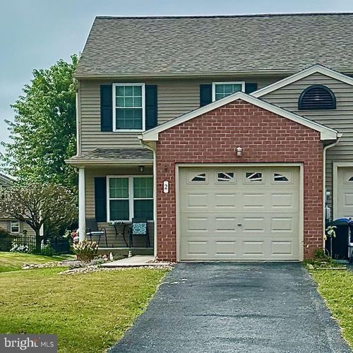 2 Sue Cir, LEBANON, PA, 17042-6885 | Card Image