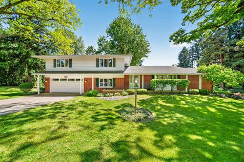 5567 Shamrock Lane, Fitchburg, WI, 53711 | Card Image