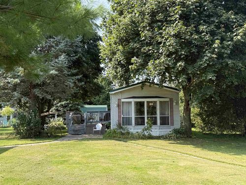 N4315 Hill Road, Waukechon, WI, 54166 | Card Image