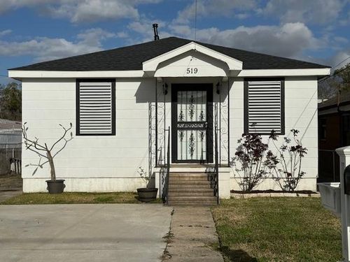 519 Farrington Dr, Marrero, LA, 70072-2218 | Card Image