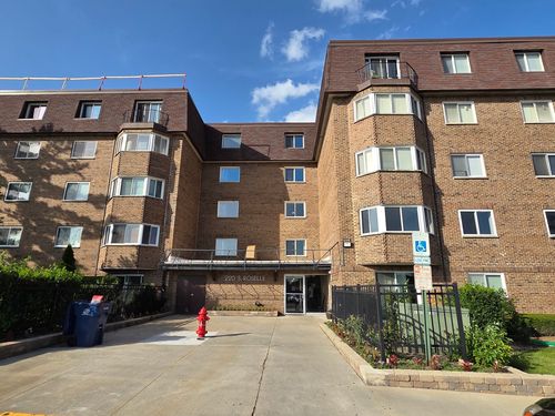 222-220 Roselle Rd, Schaumburg, IL, 60193-1627 | Card Image