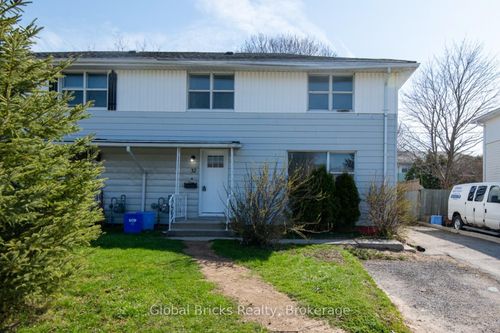 {{alt}} | Card Image