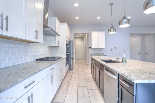 13213 Chiracahua Peak Drive, Oro Valley, AZ, 85755 | Card Image