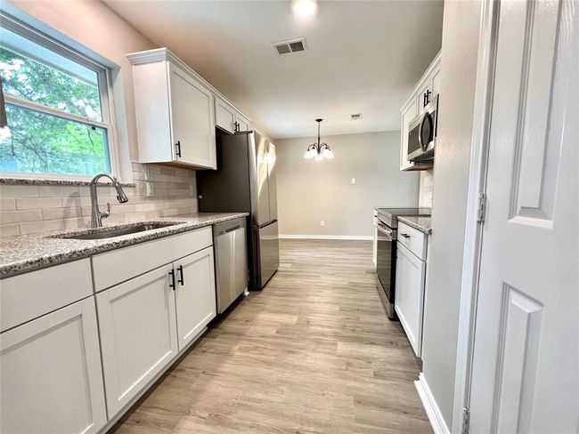 813 Cedar Lawn Dr, House other with 3 bedrooms, 2 bathrooms and null parking in Alvin TX | Image 6