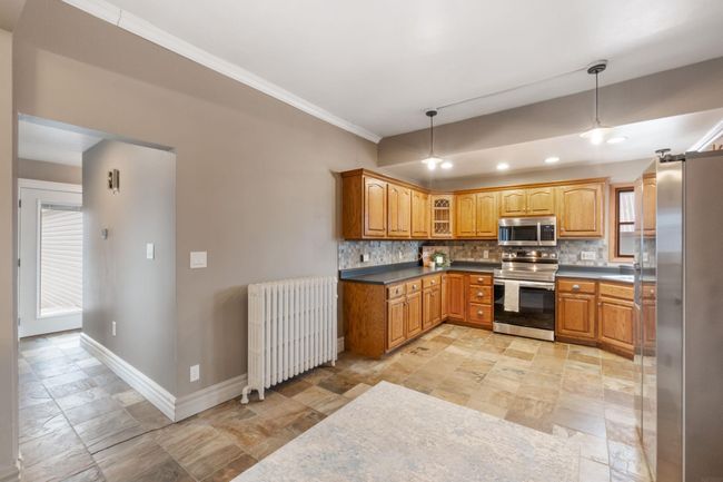 806 E Main St, Home with 4 bedrooms, 2 bathrooms and null parking in New Hampton IA | Image 19