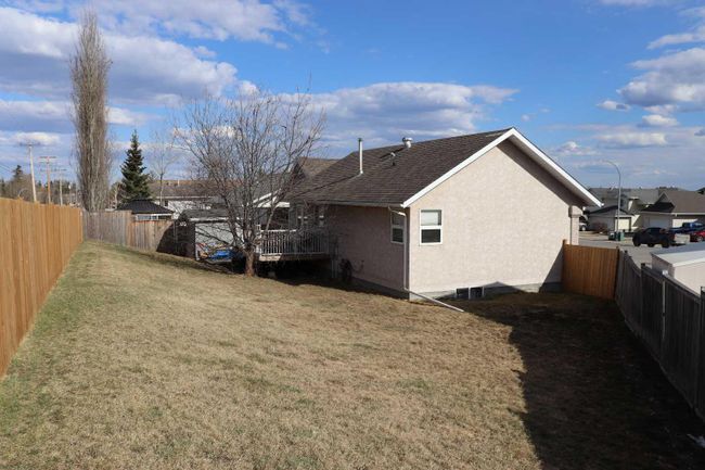 5810 12 A Avenue, Home with 4 bedrooms, 3 bathrooms and 2 parking in Edson AB | Image 7