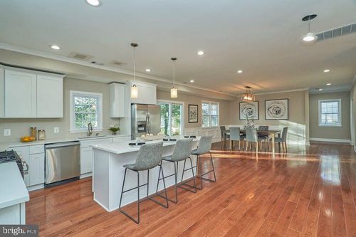 3244 Blundell Rd, FALLS CHURCH, VA, 22042-3861 | Card Image