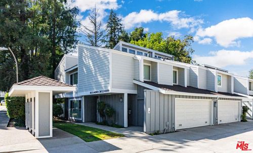 unit-4-18131 Andrea Cir N, Northridge, CA, 91325-5301 | Card Image