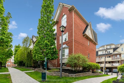 4-774 Neighbourhood Cir, Mississauga, ON, L5B0B6 | Card Image