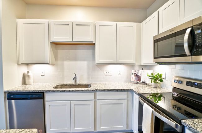 132 Grayson Cir, Townhouse with 3 bedrooms, 3 bathrooms and 2 parking in Chapel Hill TN | Image 4