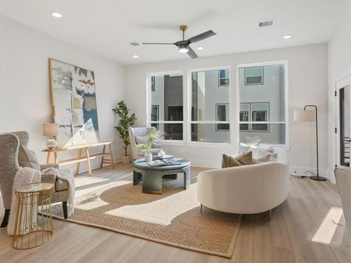 4707 Thornton Villas Ln, Houston, TX, 77018-3391 | Card Image