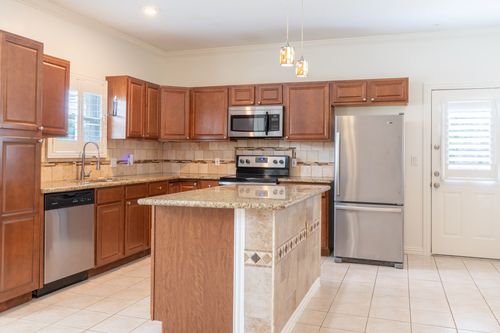 8605 Snowden Cv, Austin, TX, 78729-3721 | Card Image