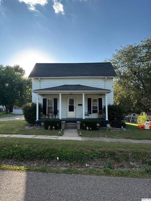 212 S 1st St, Carthage, IL, 62321-1735 | Card Image