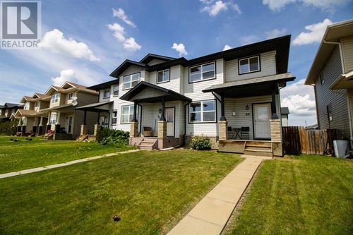 60 Terrace Heights Dr, Lacombe, AB, T4L0A8 | Card Image