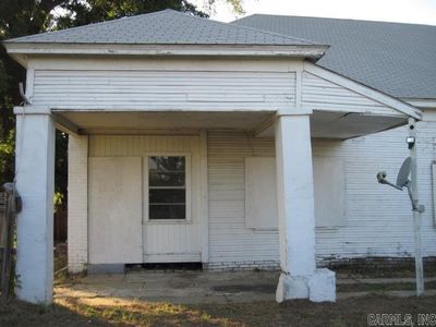 710 Hazel Street, House other with 3 bedrooms, 1 bathrooms and null parking in Texarkana AR | Image 2