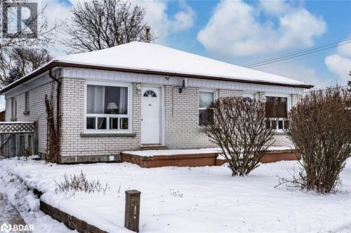 34 Centre St, Angus, ON, L0M1B0 | Card Image