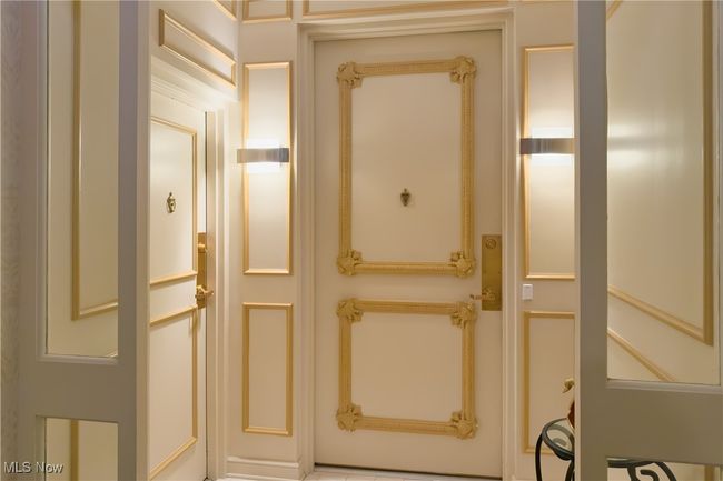 View of private condo entrance | Image 47