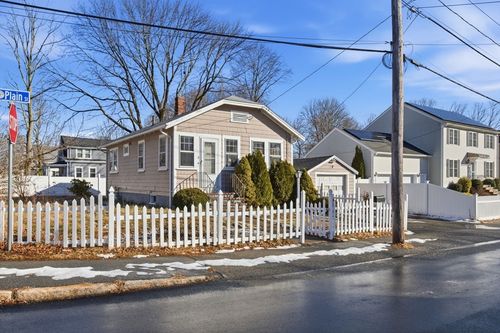 8 Plain St, Randolph, MA, 02368-4922 | Card Image