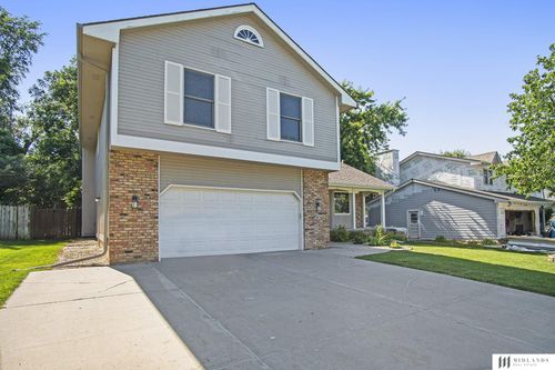806 S Fillmore St, Papillion, NE, 68046-3605 | Card Image