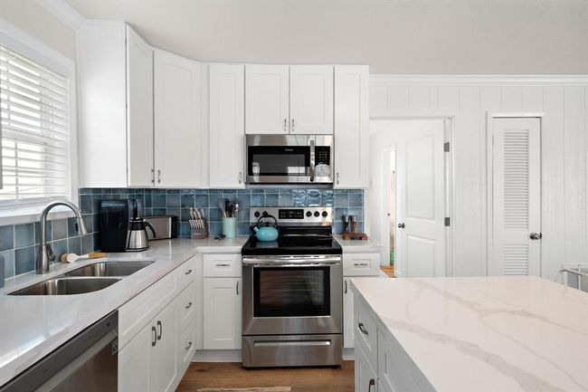 104 Marlin Ln, House other with 4 bedrooms, 2 bathrooms and null parking in Freeport TX | Image 36