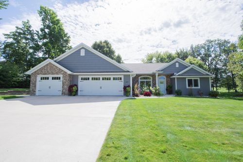 1853 Aspen Dr, Detroit Lakes, MN, 56501-4740 | Card Image