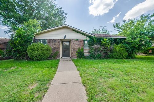 7426 Cloverglen Dr, Dallas, TX, 75249-1438 | Card Image