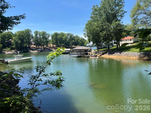 120 Sawyer Ln, Mooresville, NC, 28117-8877 | Card Image