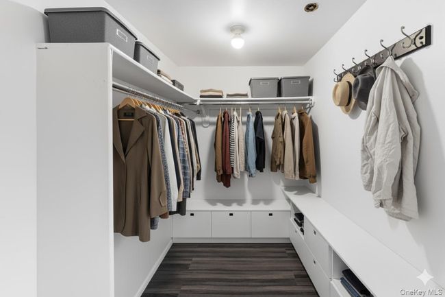 Closet Virtually Staged | Image 4