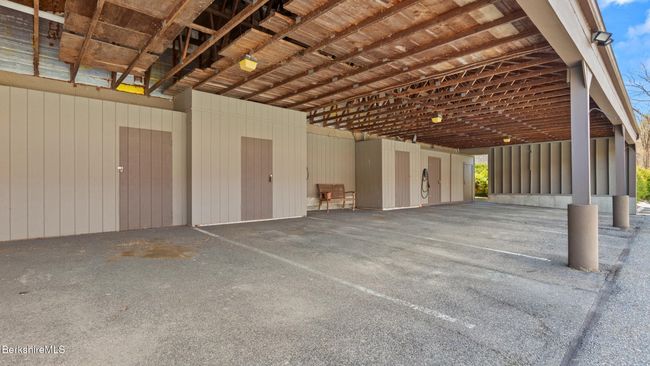 424 N Hemlock Ln, Condo with 3 bedrooms, 3 bathrooms and 2 parking in Williamstown MA | Image 39