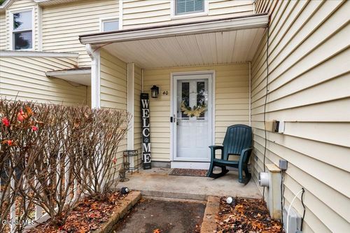 40 Deer Run Dr, Ballston Spa, NY, 12020-3047 | Card Image