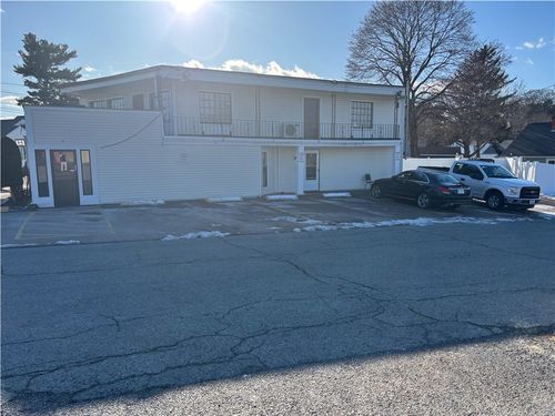 614 Smithfield Ave, Lincoln, RI, 02865-3339 | Card Image